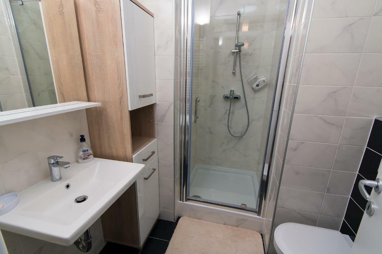 Studio Apartman Bella Apartment ซาเกร็บ ภายนอก รูปภาพ